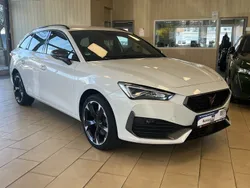 Weiß Gebraucht 2022 Cupra Leon Kombi | 24.400 € (Guter Preis)