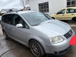 Grau Gebraucht 2004 VW Touran Highline Van / Kleinbus | 790 € (Guter Preis)