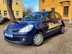 Blau Gebraucht 2006 Renault Clio II Expression Limousine | 3.490 €