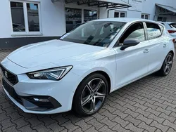 Weiß Gebraucht 2022 Seat Leon FR Limousine | 20.799 € (Fairer Preis)