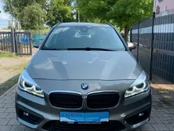 Silber Gebraucht 2017 BMW 218 Active Tourer Advantage Van / Kleinbus | 8.999 € (Fairer Preis)
