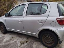 Silber Gebraucht 2005 Toyota Yaris Kleinwagen | 1.500 € (Guter Preis)