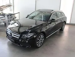 Obsidianschwarz metallic Gebraucht 2018 Mercedes E220 Avantgarde Kombi | 34.890 € (Teuer)