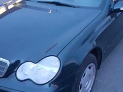 Schwarz Gebraucht 2003 Mercedes C180 Classic Kombi | 1.999 € (Fairer Preis)