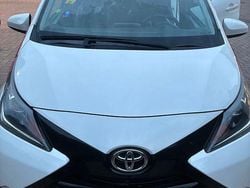 Rot Gebraucht 2017 Toyota Aygo X-play Kleinwagen | 4.999 € (Superpreis)