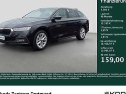 Blackmagic perleffekt Gebraucht 2021 Skoda Octavia Style Kombi | 18.966 € (Guter Preis)