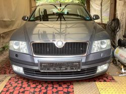 Grau Gebraucht 2006 Skoda Octavia Limousine | 3.100 € (Teuer)