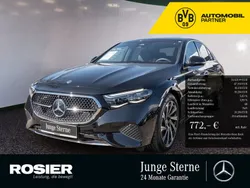 Schwarz / obsidianschwarz (metallic) Gebraucht 2023 Mercedes E220 Avantgarde Limousine | 51.422 € (Teuer)