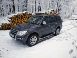 Grau Gebraucht 2015 Mitsubishi Pajero Diamant Edition SUV | 22.990 € (Fairer Preis)