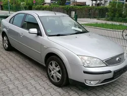 Silber Gebraucht 2004 Ford Mondeo Trend Limousine | 1.950 € (Fairer Preis)