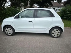 Crystal weiss Gebraucht 2016 Renault Twingo Life Kleinwagen | 2.200 €