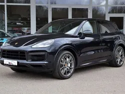 Moonlight blue pearl Gebraucht 2019 Porsche Cayenne Turbo Sport SUV | 78.900 € (Fairer Preis)
