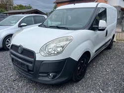 Weiß Gebraucht 2011 Fiat Doblò Van / Kleinbus | 4.499 € (Fairer Preis)