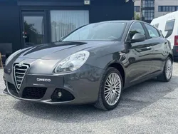 Grau Gebraucht 2011 Alfa Romeo Giulietta Super Kleinwagen | 4.790 € (Guter Preis)