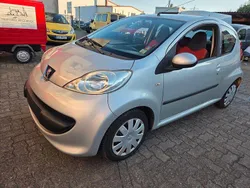 Weiß Gebraucht 2007 Peugeot 107 Filou Kleinwagen | 1.399 € (Fairer Preis)