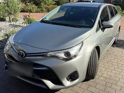 Grau Gebraucht 2015 Toyota Avensis Business Edition Kombi | 9.450 € (Fairer Preis)