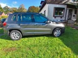 Grau Gebraucht 2015 VW Tiguan LOUNGE SUV | 12.100 € (Superpreis)