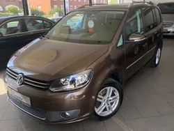 Braun Gebraucht 2012 VW Touran Highline Van / Kleinbus | 10.900 € (Teuer)