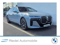 Brooklyn grau metallic Gebraucht 2024 BMW 740 M Sport Limousine | 92.690 € (Superpreis)