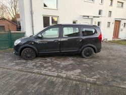 Schwarz Gebraucht 2017 Dacia Lodgy Celebration Van / Kleinbus | 6.900 € (Superpreis)