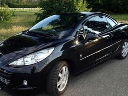 Schwarz Gebraucht 2011 Peugeot 207 CC Roland Garros Cabrio | 5.600 € (Fairer Preis)