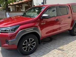Rot Gebraucht 2023 Toyota HiLux Abholung | 48.600 € (Fairer Preis)