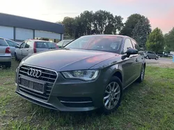 Grau Gebraucht 2014 Audi A3 Attraction Limousine | 5.200 €