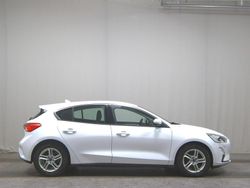 Weiss Gebraucht 2019 Ford Focus Trend Limousine | 8.680 € (Superpreis)