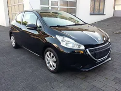 Schwarz Gebraucht 2014 Peugeot 208 Access Kleinwagen | 4.290 € (Fairer Preis)