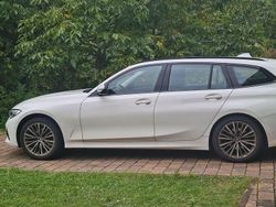 Weiß Gebraucht 2022 BMW 320 Sport Line Kombi | 22.900 € (Guter Preis)