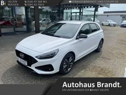 Weiss Gebraucht 2024 Hyundai i30 Advantage Limousine | 19.990 € (Fairer Preis)