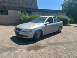 Silber Gebraucht 1999 Opel Vectra Limousine | 1.490 € (Guter Preis)