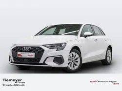 Weiß Gebraucht 2022 Audi A3 Sportback e-tron Basis Limousine | 23.490 € (Guter Preis)