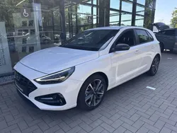Serenity white Gebraucht 2024 Hyundai i30 GO! Limousine | 21.760 € (Fairer Preis)