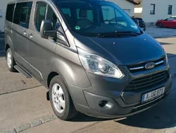 Grau Gebraucht 2017 Ford Tourneo Custom Van / Kleinbus | 25.800 € (Etwas zu teuer)