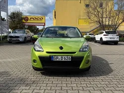 Grün Gebraucht 2009 Renault Clio II Expression Kleinwagen | 3.750 € (Etwas zu teuer)