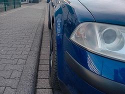 Blau Gebraucht 2002 VW Passat Limousine | 2.500 €