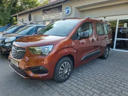 Braun Gebraucht 2022 Opel Combo Life Edition Van / Kleinbus | 21.900 € (Etwas zu teuer)