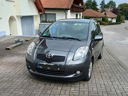 Grau Gebraucht 2008 Toyota Yaris Kleinwagen | 3.750 €