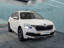 Weiß Gebraucht 2020 Skoda Kamiq Drive SUV | 16.590 € (Fairer Preis)