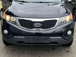 Ebony black(eb) Gebraucht 2010 Kia Sorento Vision SUV | 3.800 €