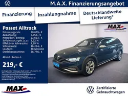 Aquamarinblau metallic (metallic) Gebraucht 2023 VW Passat Alltrack Kombi | 30.679 € (Guter Preis)