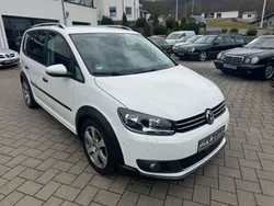 Weiß Gebraucht 2013 VW Touran Cross Van / Kleinbus | 8.500 € (Guter Preis)