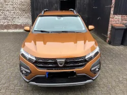 Orange Gebraucht 2021 Dacia Sandero Kleinwagen | 13.500 € (Fairer Preis)
