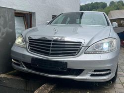 Silber Gebraucht 2010 Mercedes S400 Limousine | 9.000 €