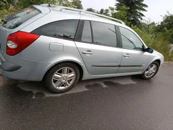 Silber Gebraucht 2003 Renault Laguna II Kombi | 900 €