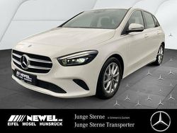 Polarweiß Gebraucht 2021 Mercedes B200 Progressive Van / Kleinbus | 32.440 € (Teuer)