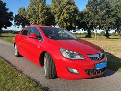 Rot Gebraucht 2012 Opel Astra Innovation Limousine | 4.300 € (Guter Preis)