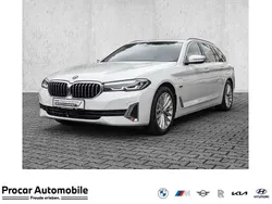 Weiß Gebraucht 2022 BMW 530 Luxury Line Kombi | 36.790 € (Fairer Preis)