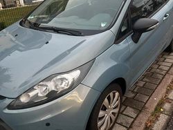 Blau Gebraucht 2009 Ford Fiesta Kleinwagen | 3.000 €
